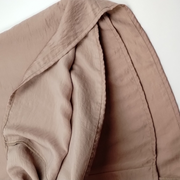 CABI One button Blouse sleeveless size medium maybe pink color satin - Picture 10 of 11